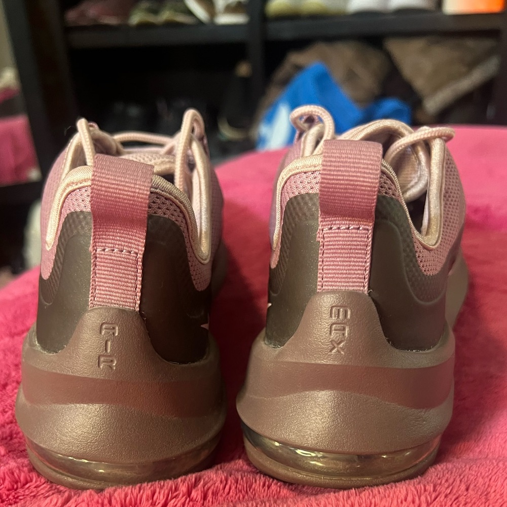 Nike airmax Rose and Chocolate Athletic Shoes - Picture 5 of 7